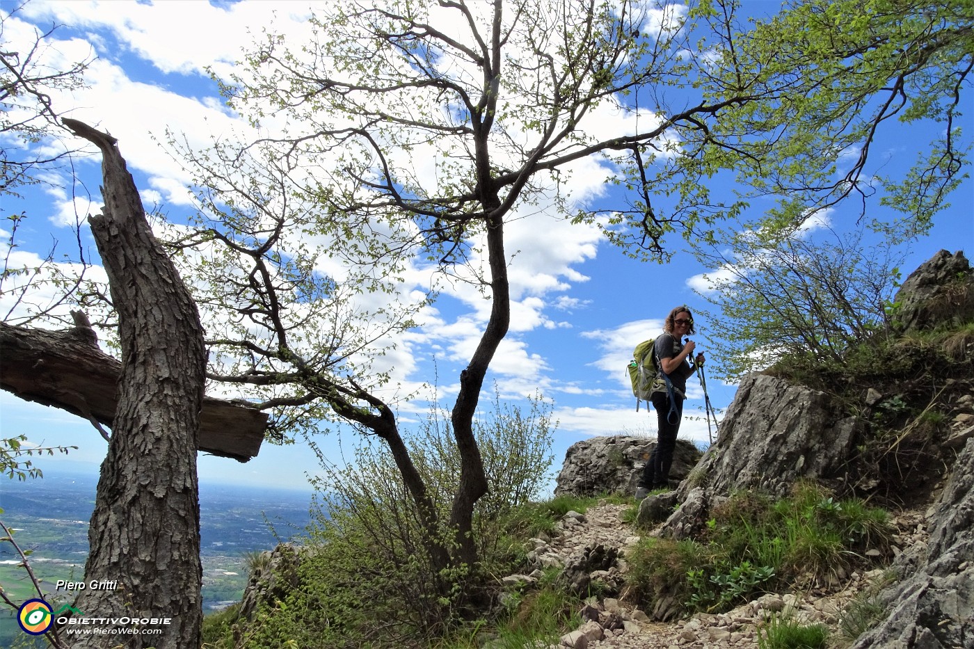 62 Facile passaggio su roccette.JPG